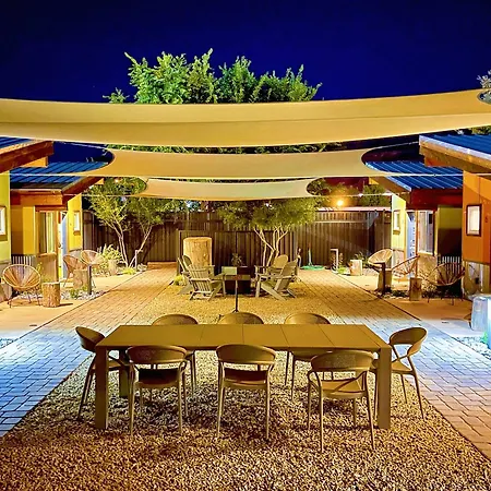 Downtown Kokopelli # 2- Newly Remodeled Stylish Studio